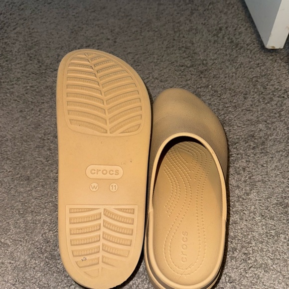 Women’s Croc platform clog - Picture 3 of 4